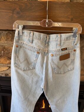 Wrangler Light Wash High-Rise Jeans - Pale Blue